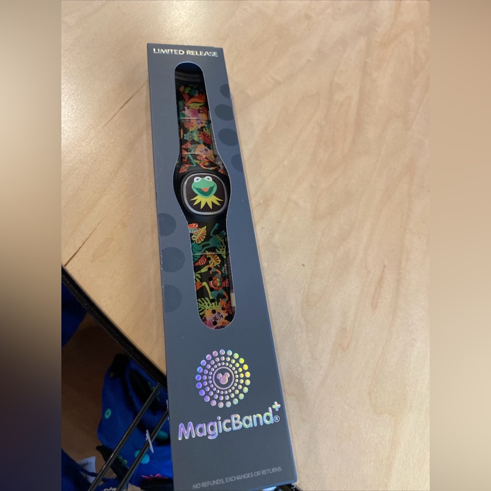 Disney Parks Muppets Magicband Plus MB+ Magic Band Kermit LR 2024 Unlinked BNWT